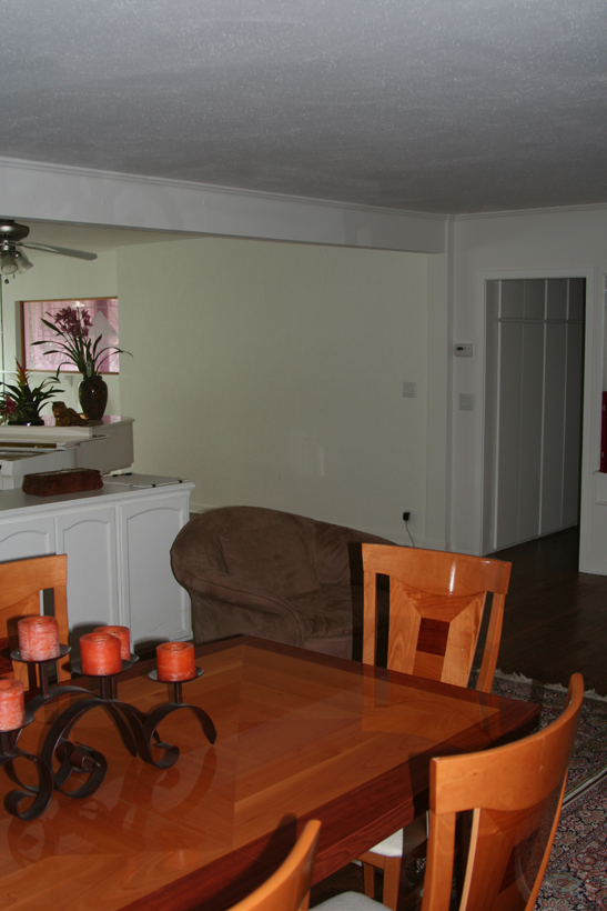 Before - Living Room - Lake Sherwood